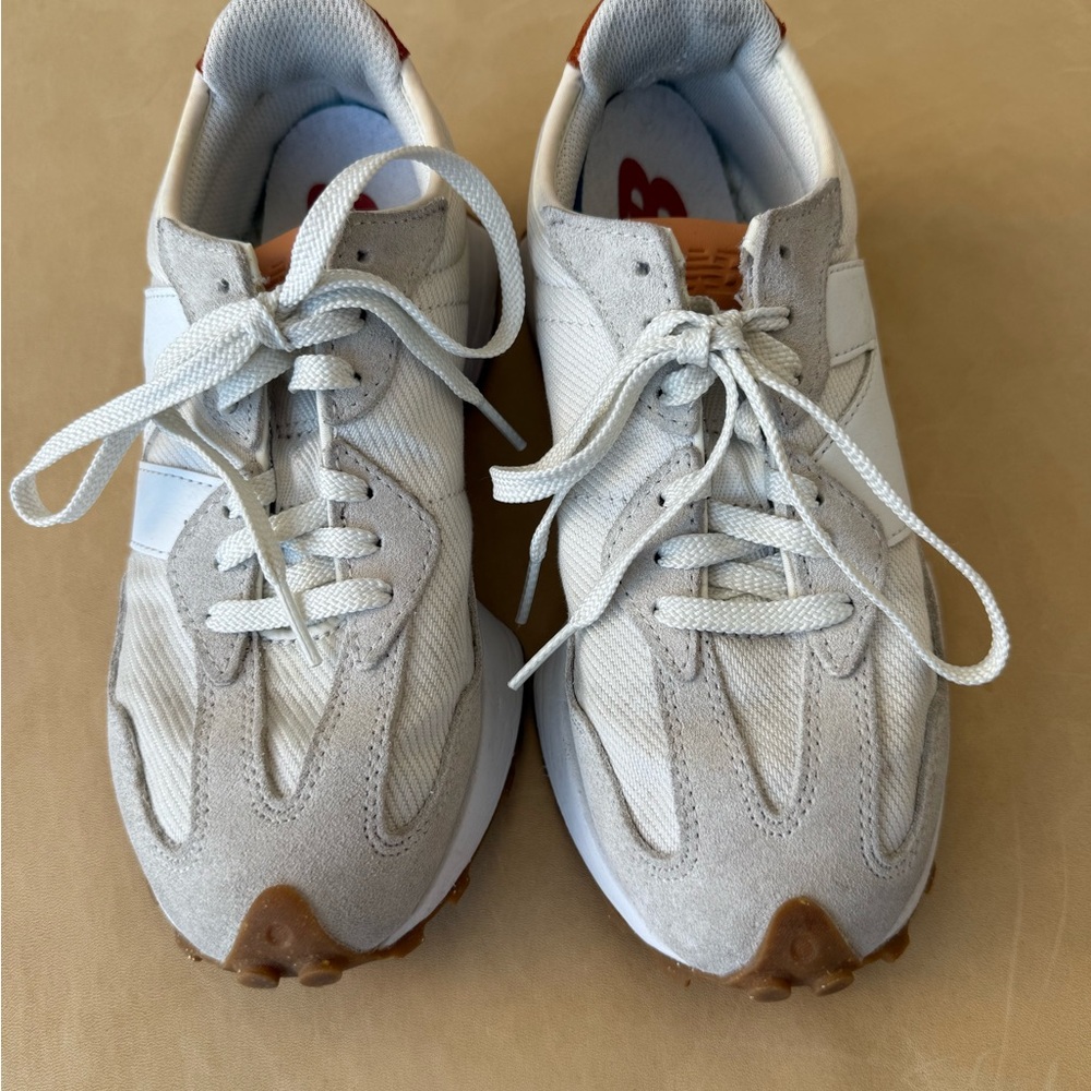 New Balance 327